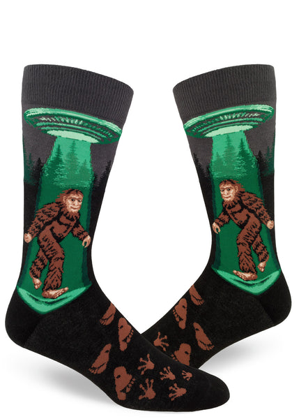 Sasquatch Believes in UFO Men's Crew